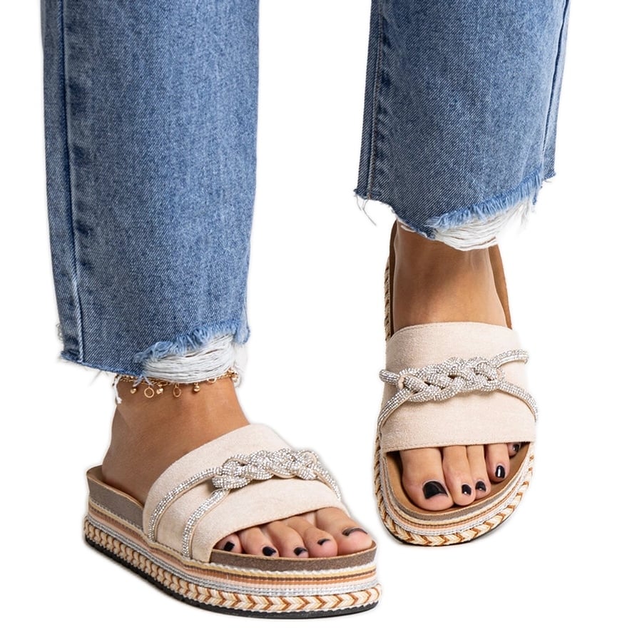 Beżowe klapki ozdobione cyrkoniami Kamiliana beżowy