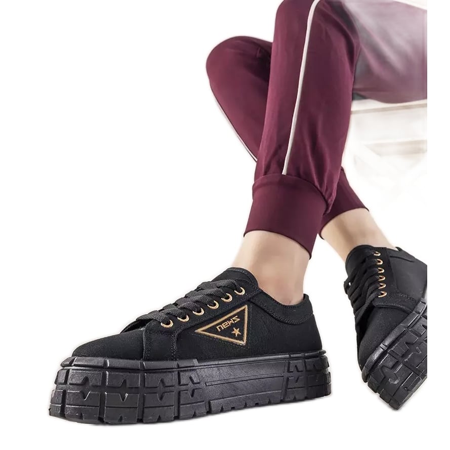 Czarne trampki na grubej podeszwie Giselle