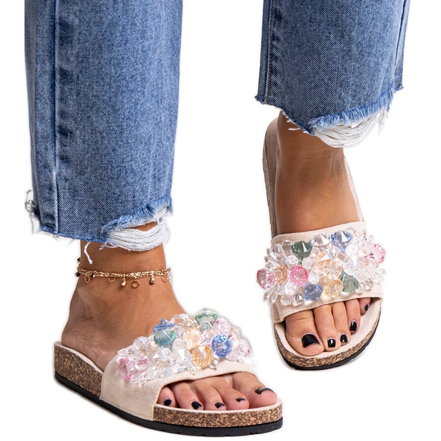 Beżowe klapki ozdobione kamyczkami Negistina beżowy