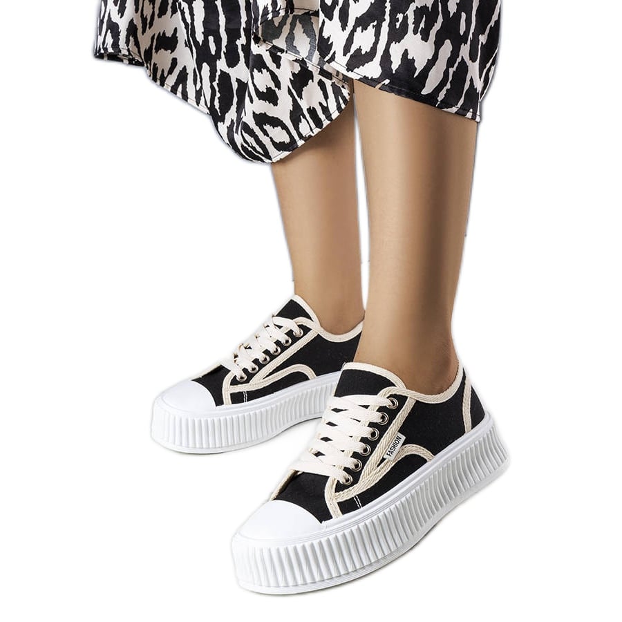 PA1 Czarne trampki na platformie Connie