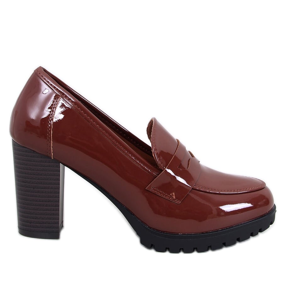 Mokasyny lakierowane na obcasie Jeffis Brown brązowe