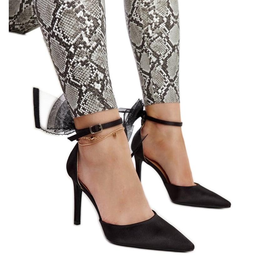 Czarne szpilki z kokardą Ilaysa