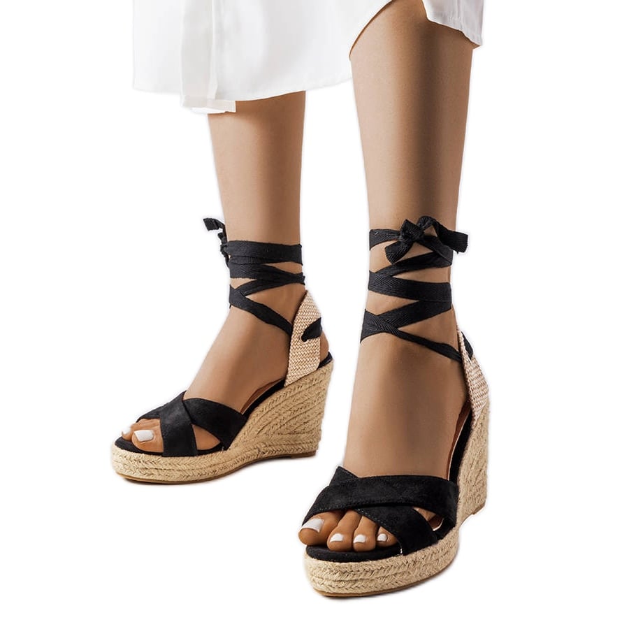 Czarne espadryle na koturnie Reviloa