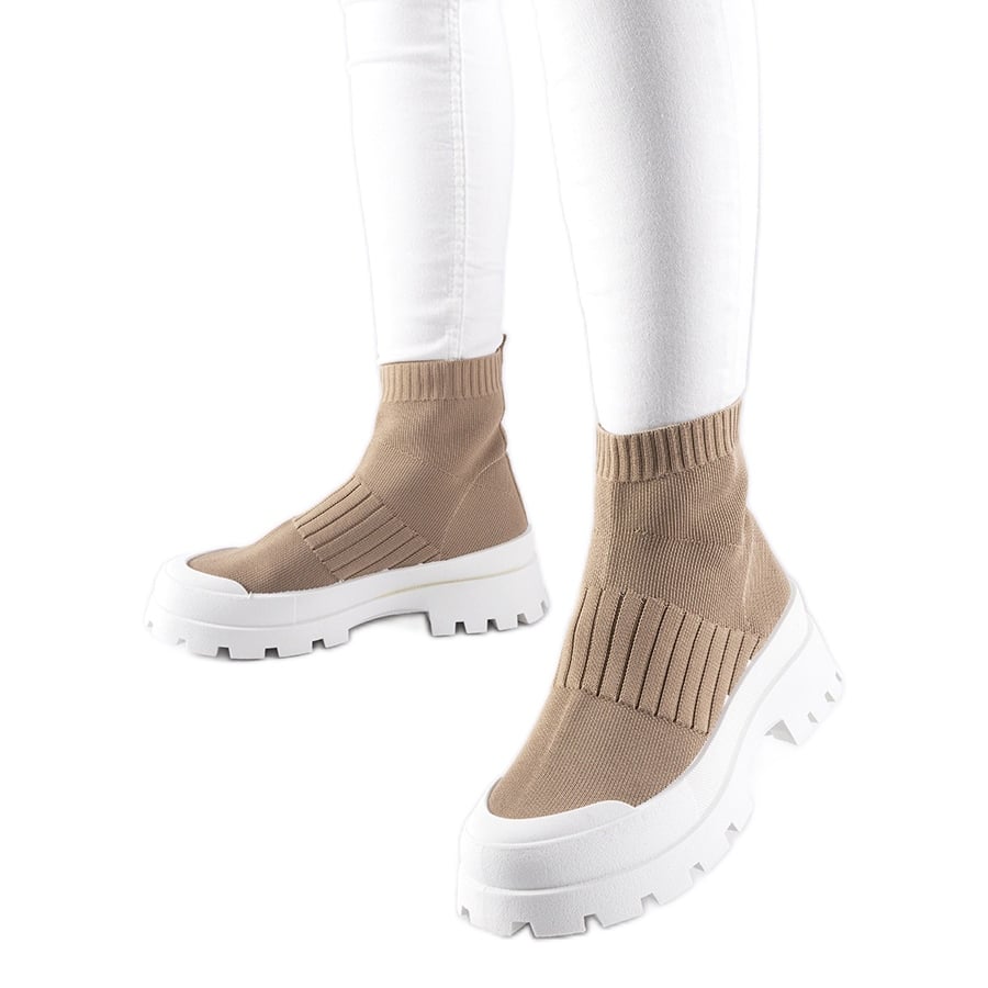 Brązowe sneakersy z elastyczną cholewką Varden