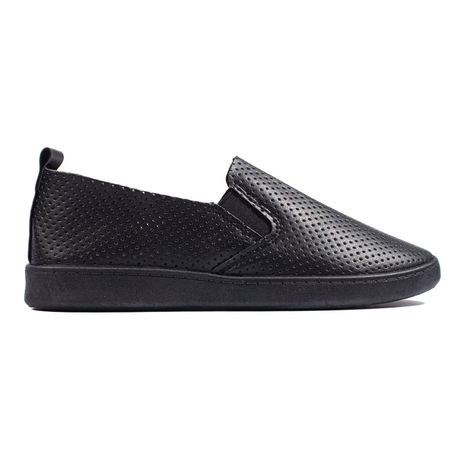 Ażurowe lekkie czarne slip on damskie