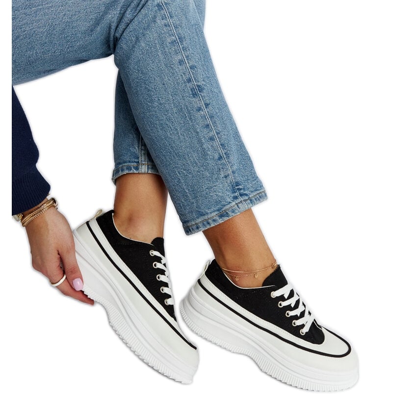 Czarne trampki na platformie Plesio