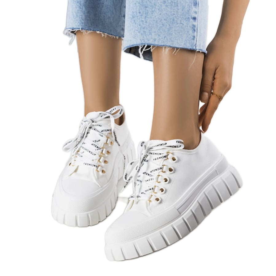 Białe trampki na platformie Toni