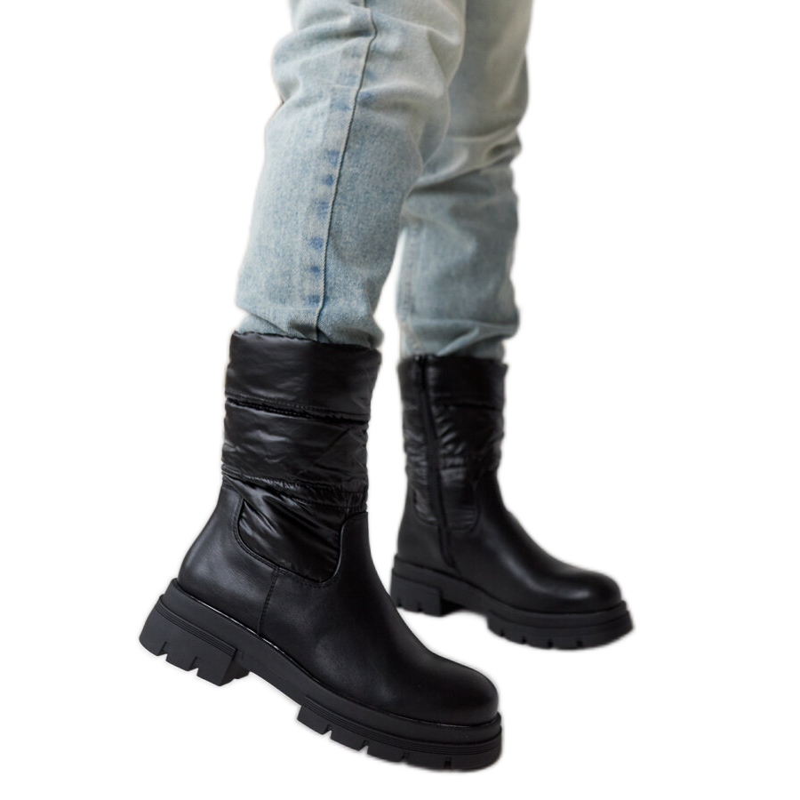 Czarne ocieplane botki z pikowaniem Malvaro