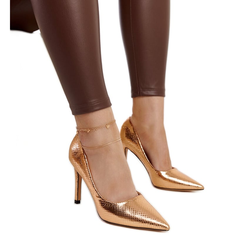 Szampańskie lakierowane szpilki Wines złoty