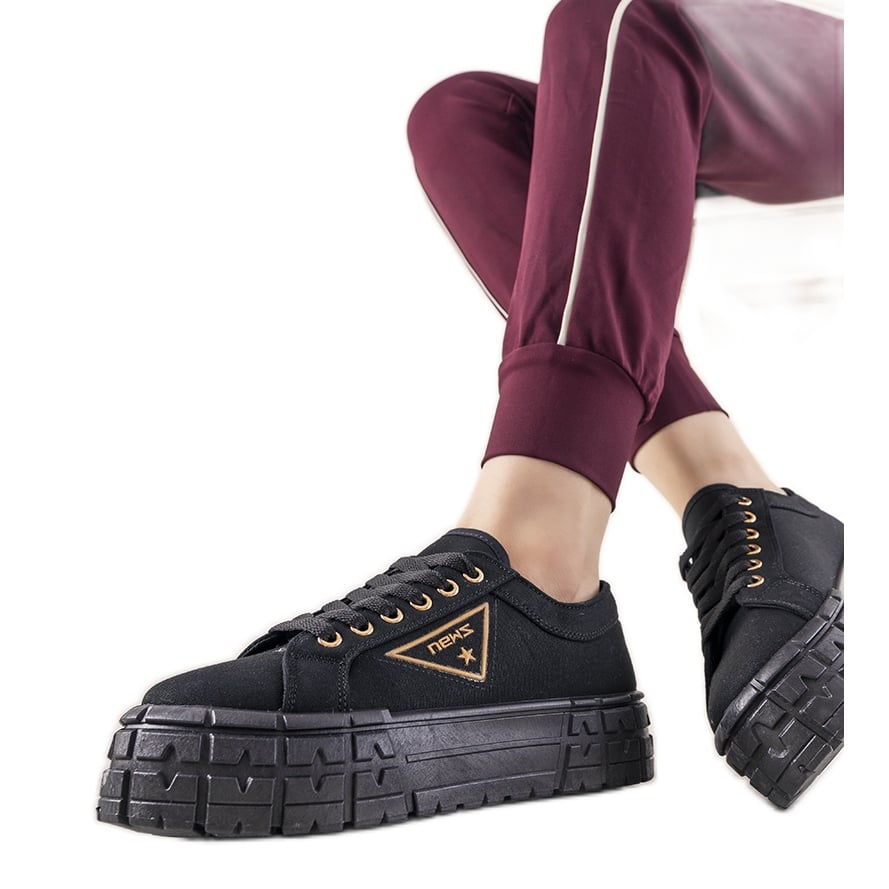 Czarne trampki na grubej podeszwie Giselle