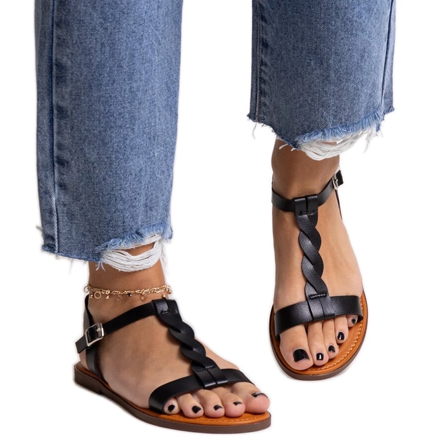 Czarne sandałki płaskie Amaranth