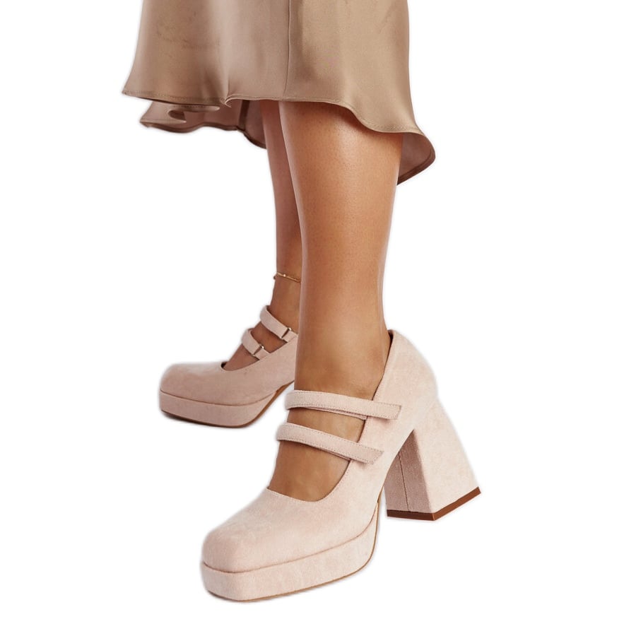 Jasnoróżowe czółenka na masywnym słupku Cher