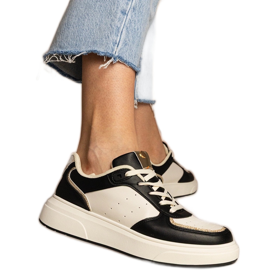 Czarne sneakersy damskie z brokatowym dodatkiem