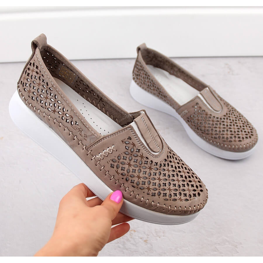 Skórzane półbuty damskie wsuwane ażurowe beżowe T.Sokolski 0712 beżowy