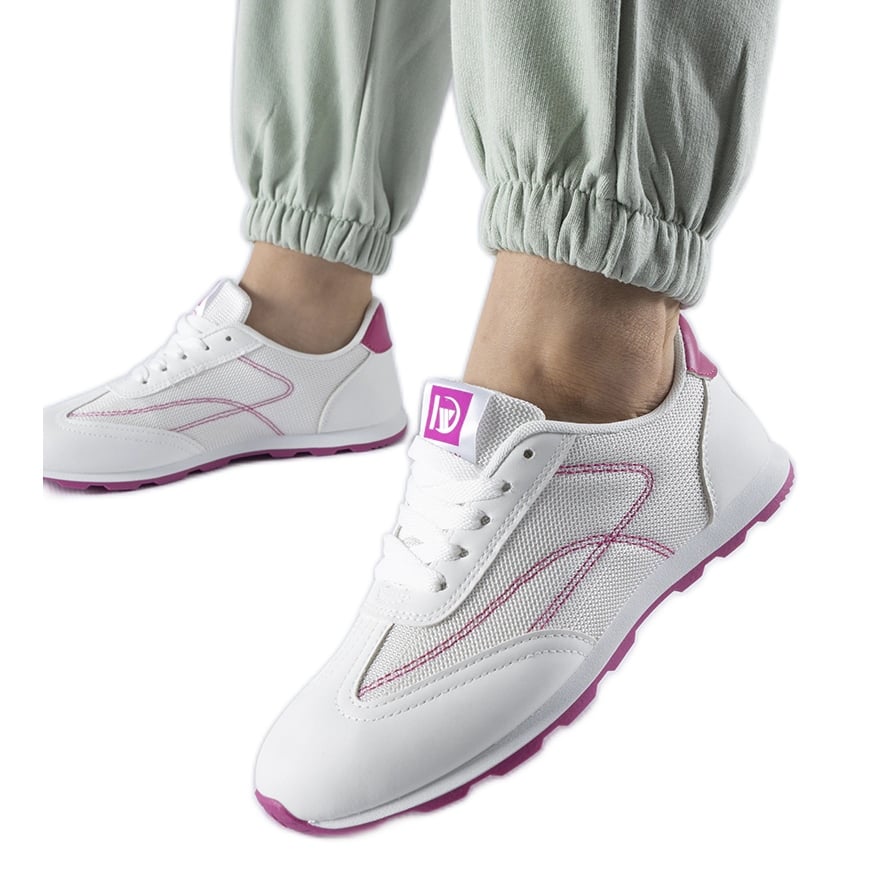 Białe sportowe sneakersy Pinarella