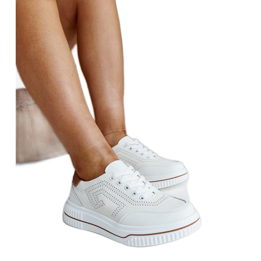 Beżowe skórzane buty sportowe beżowy