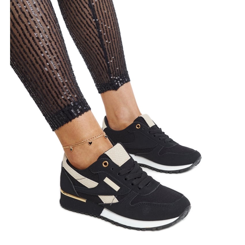 Czarne sneakersy na platformie Rosilda