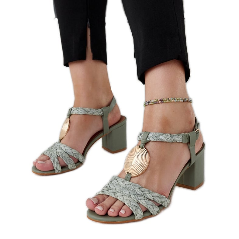 Zielone sandały na słupku Milica