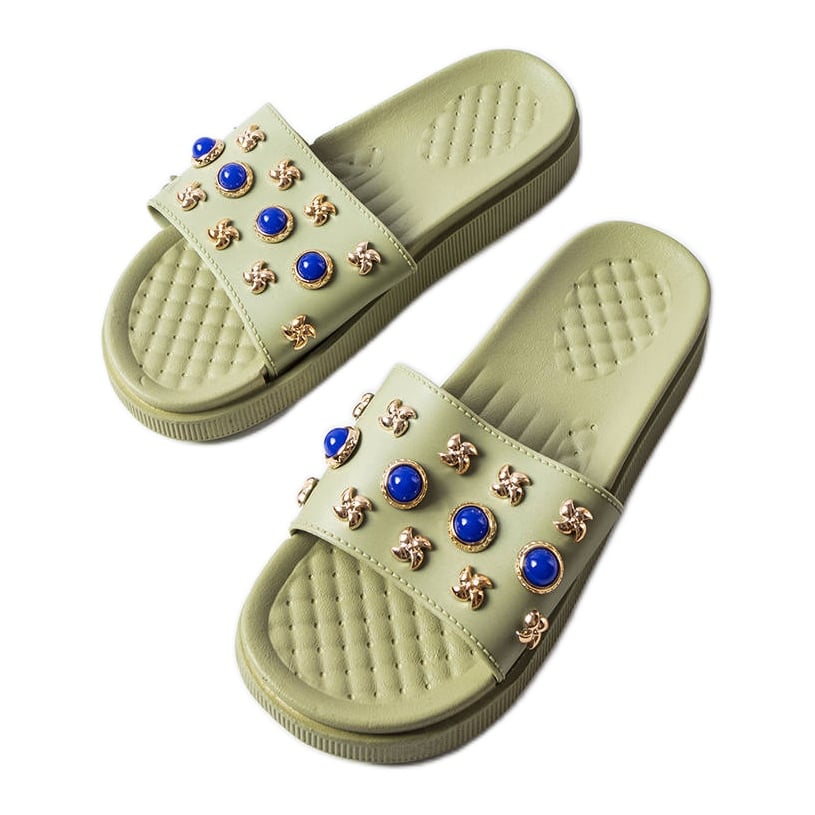 Zielone zdobione klapki Montesarchio