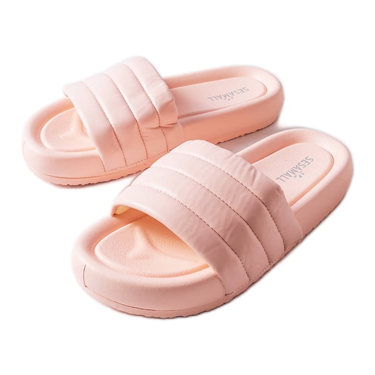 Inna Różowe klapki zdobione pikowaniem Dorene