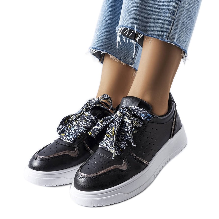 BM Czarne trampki 85-872