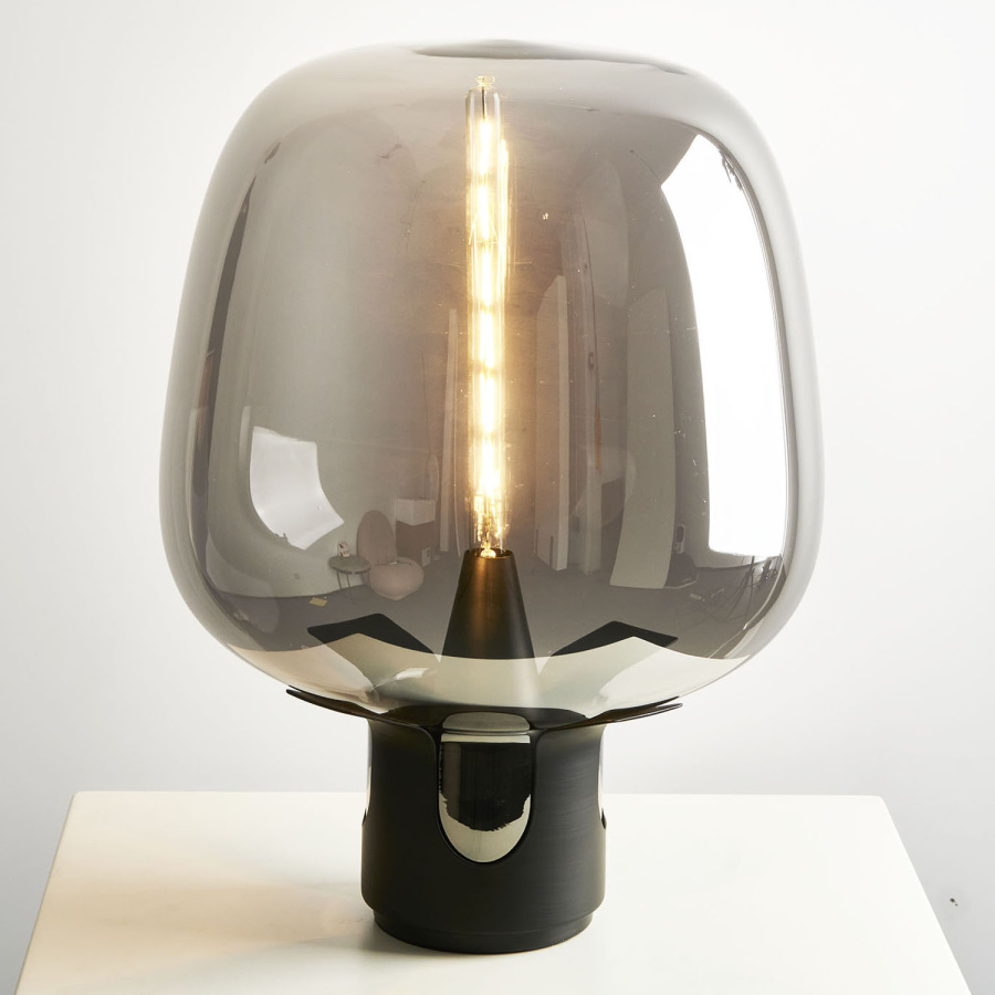 Lampa stołowa fata czarna 35 *46 cm