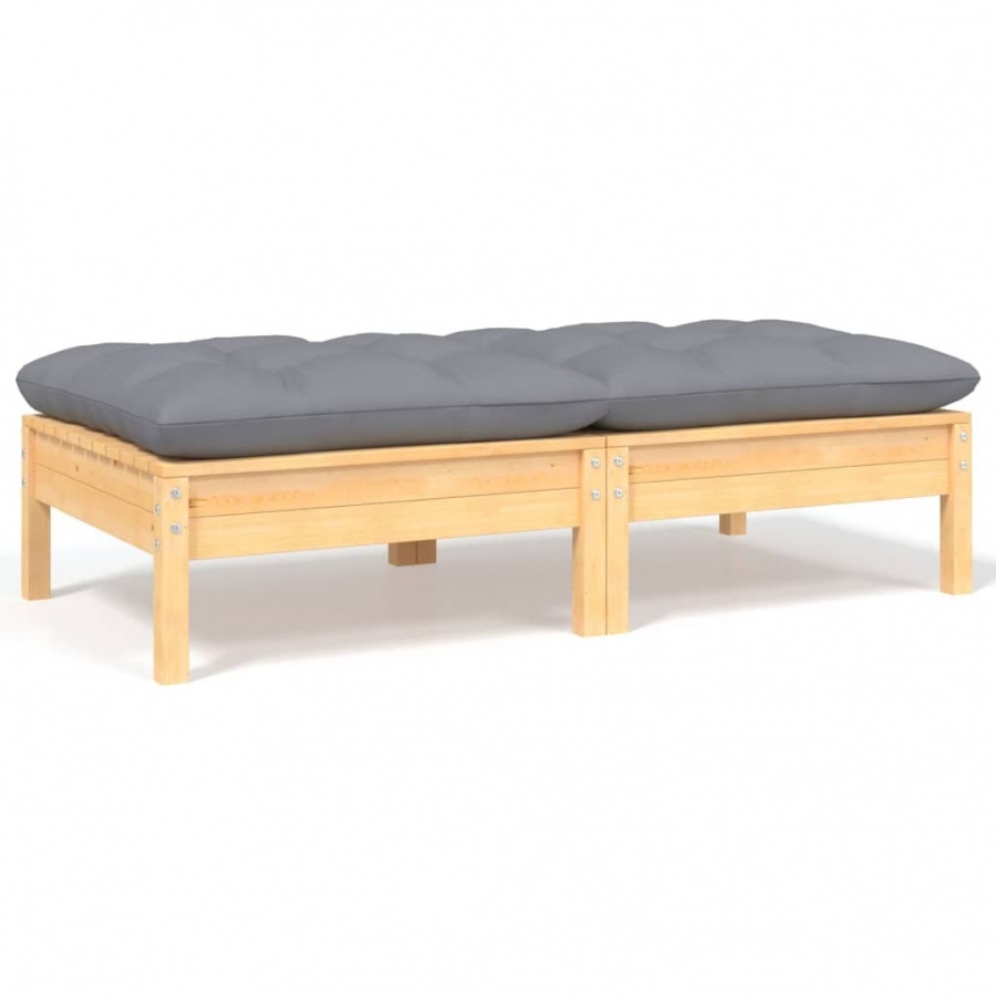 2-osobowa sofa ogrodowa z szarymi poduszkami, drewno sosnowe