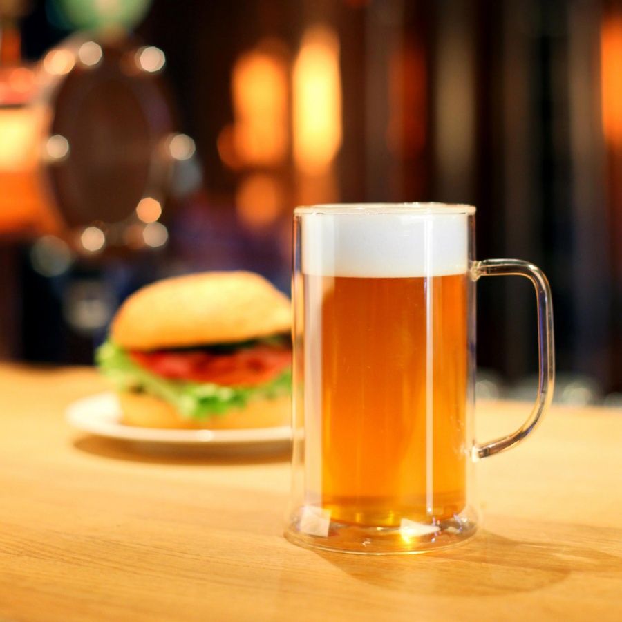 Kufel do piwa z podwójną ścianką Vialli Design Amo 500 ml