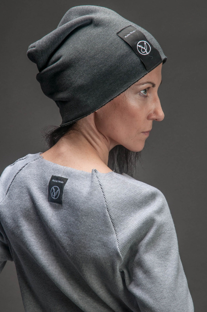 Czapka Hultajka ciepłoszara ciemna damska