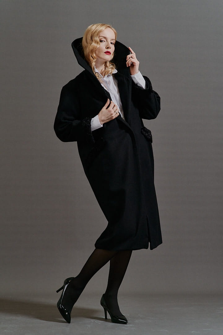 Płaszcz Czarna Mańka