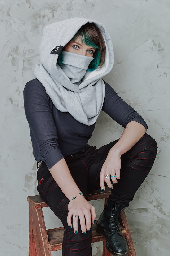 Incognito - Kaptur megajasny z golfem jasnym