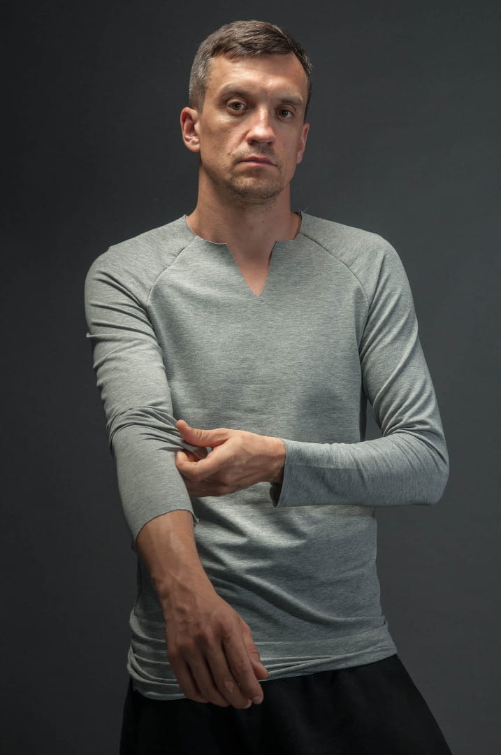 Bluzka wycięta jasnoszara męska