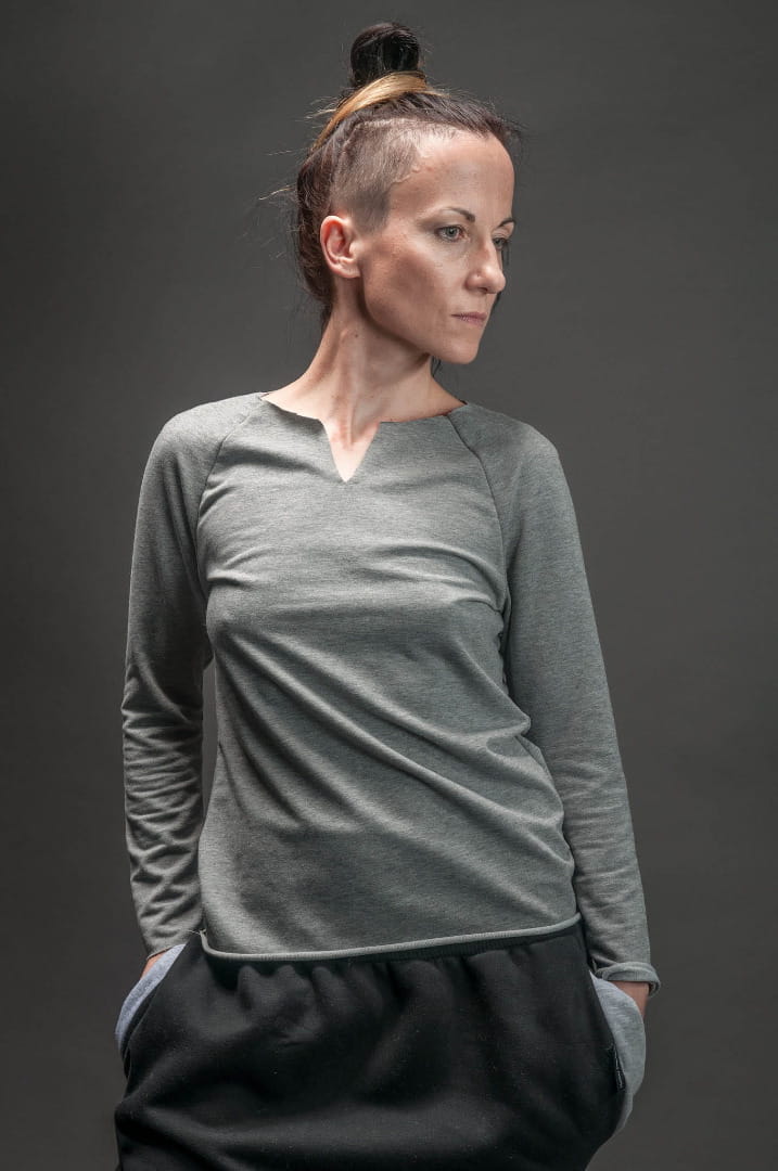 Bluzka wycięta damska jasnoszara