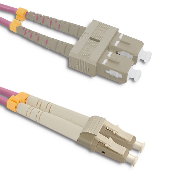 Wielomodowy Qoltec Patchcord światłowodowy LC/UPC - SC/UPC | Multimode | 50/125 | OM4 | Duplex | 1m