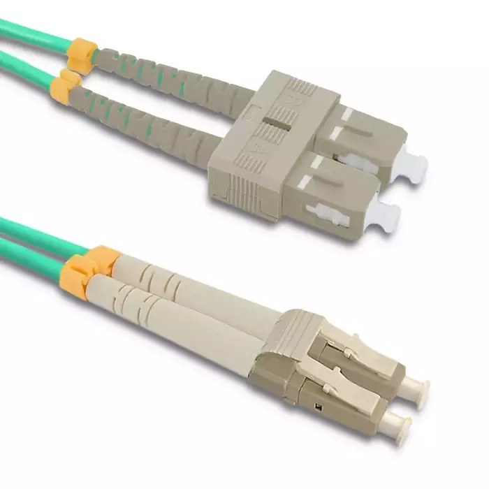 Wielomodowy Qoltec Patchcord światłowodowy LC/UPC - SC/UPC | Multimode | 50/125 | OM4 | Duplex | 5m