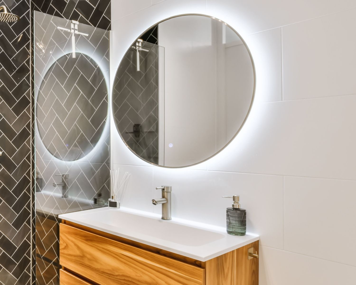 Lustro LED 70cm ścienne okrągłe bez ramy z włącznikiem