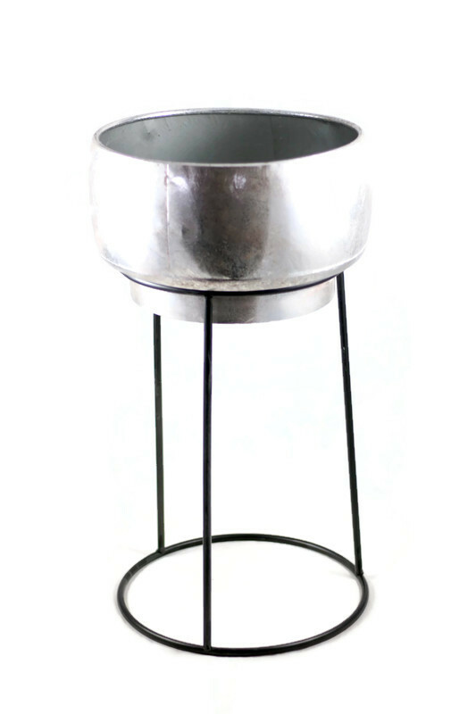 Kwietnik metalowy w kolorze postarzanego srebra 62 cm