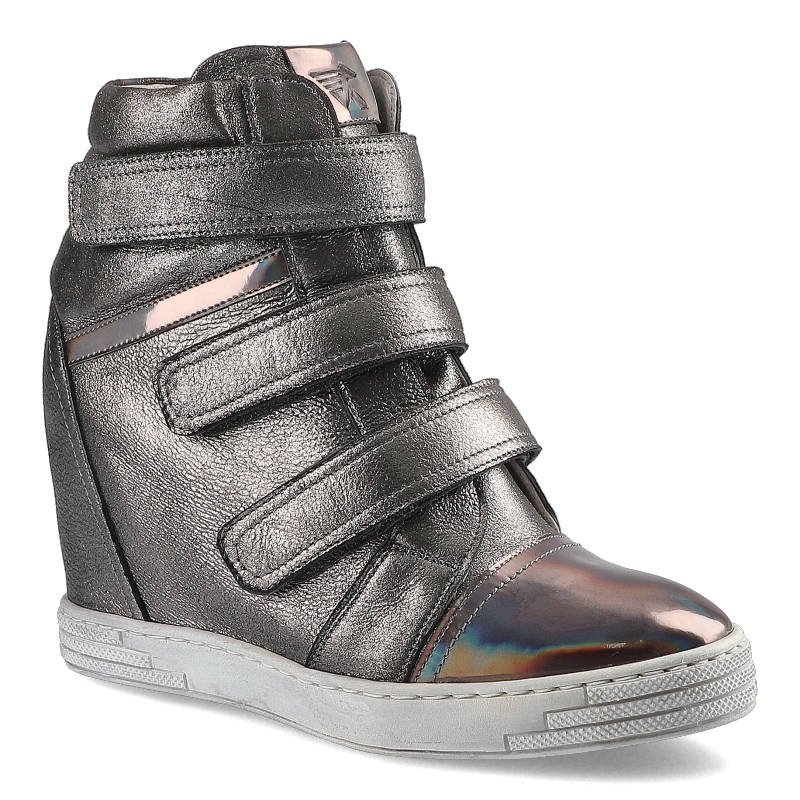 Sneakersy damskie Karino, lakierowana skóra naturalna zapinana na trzy rzepy i na płaskim obcasie, srebrno-szare, 1694-127-P