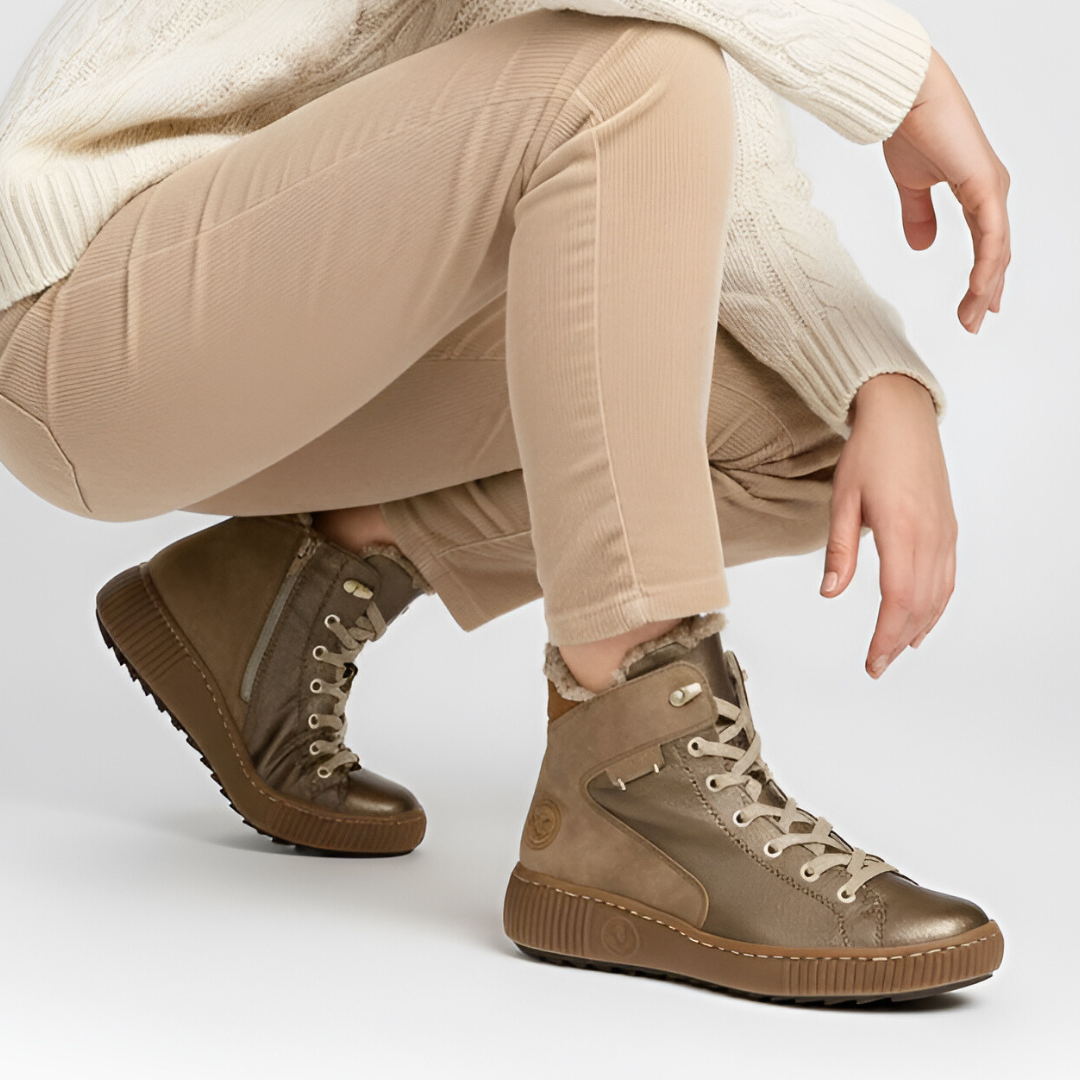 Trzewiki damskie Rieker, na filcu i na płaskim obcasie zapinane na zamek, brązowe-metaliczne, Z6614-90