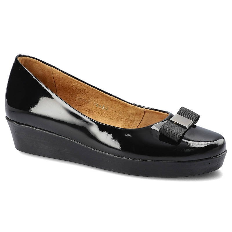 Półbuty damskie Maciejka, lakierowane wsuwane i na niskiej platformie, czarne, 01942-01-00-1