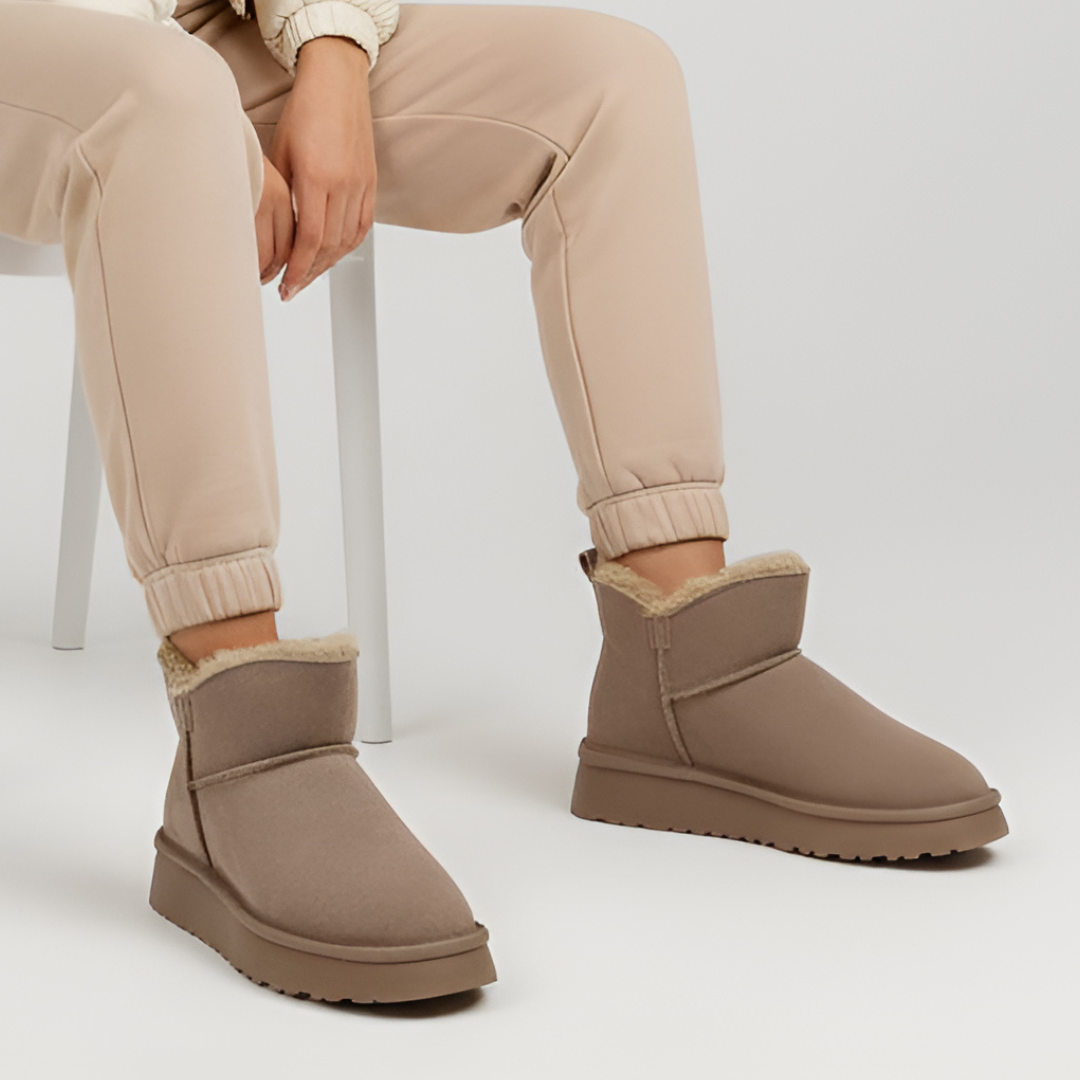 Śniegowce damskie Vinceza, zamszowe z okrągłym noskiem i ocieplane futerkiem, beżowe, 97961-BE