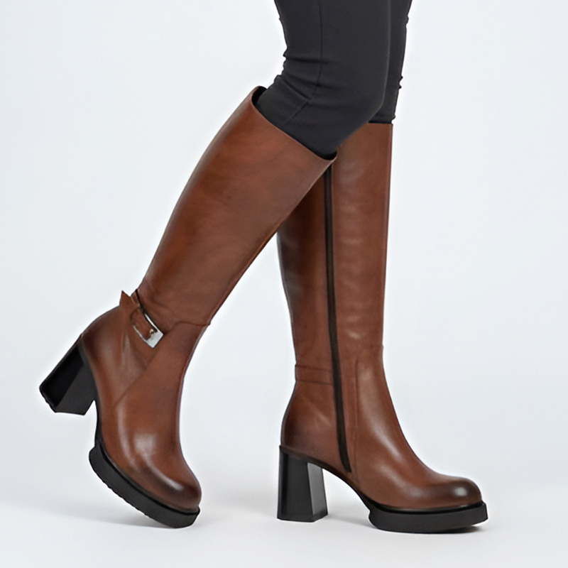 Kozaki damskie Armodo, na stabilnym słupku z wysoką skórzaną cholewką i ocieplane futerkiem, rude, 70158-S