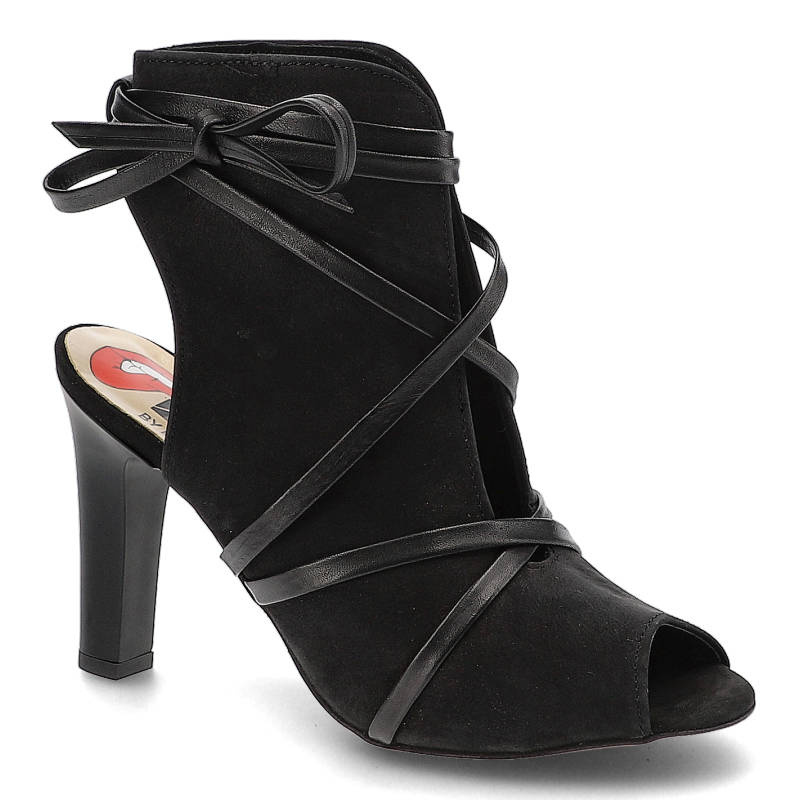 Botki damskie Carinii, skórzane i na obcasie, czarne, B3654_-360-E50-000-B16