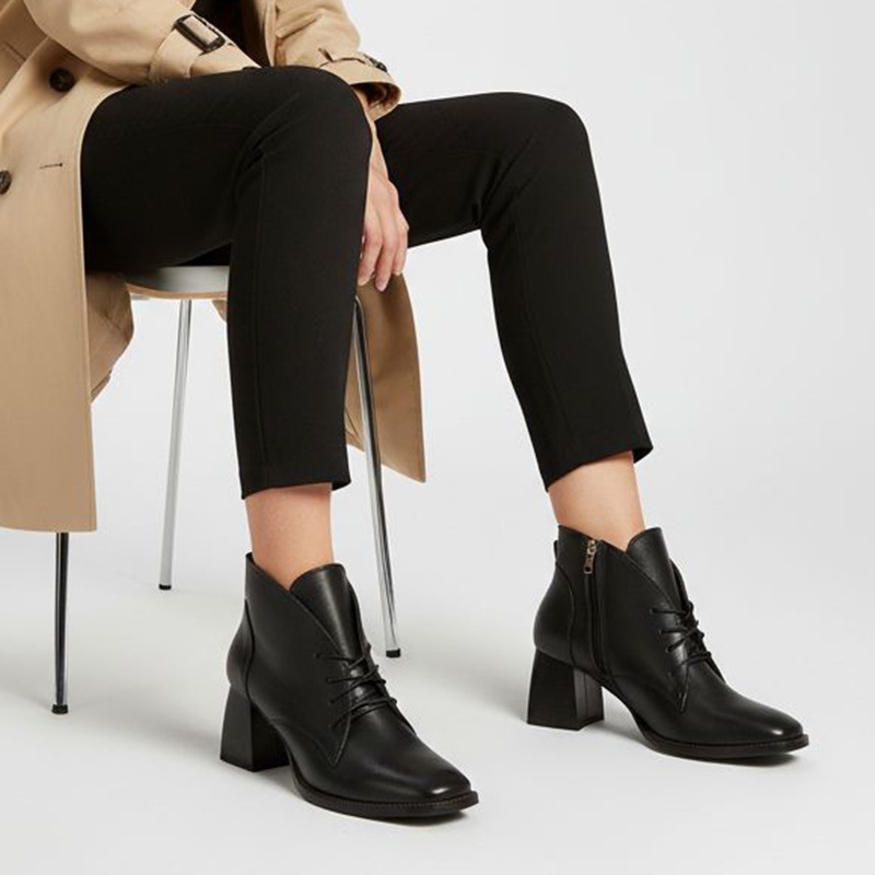 Botki damskie Armodo, eleganckie na klocku skórzane licowe i zapinane na zamek, czarne Baflo, 1670