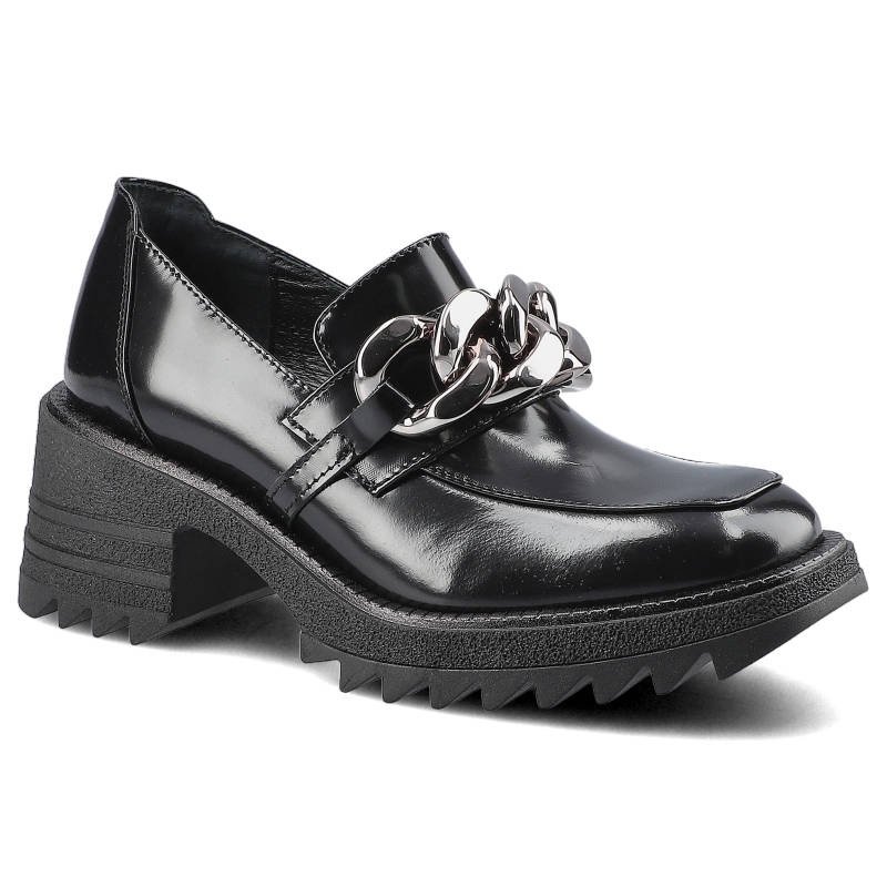 Półbuty damskie Chebello, ze skóry naturalnej lakierowanej z gładką cholewką klasycznym wycięciem ozdobnym metalowym łańcuchem oraz masywną podeszwą