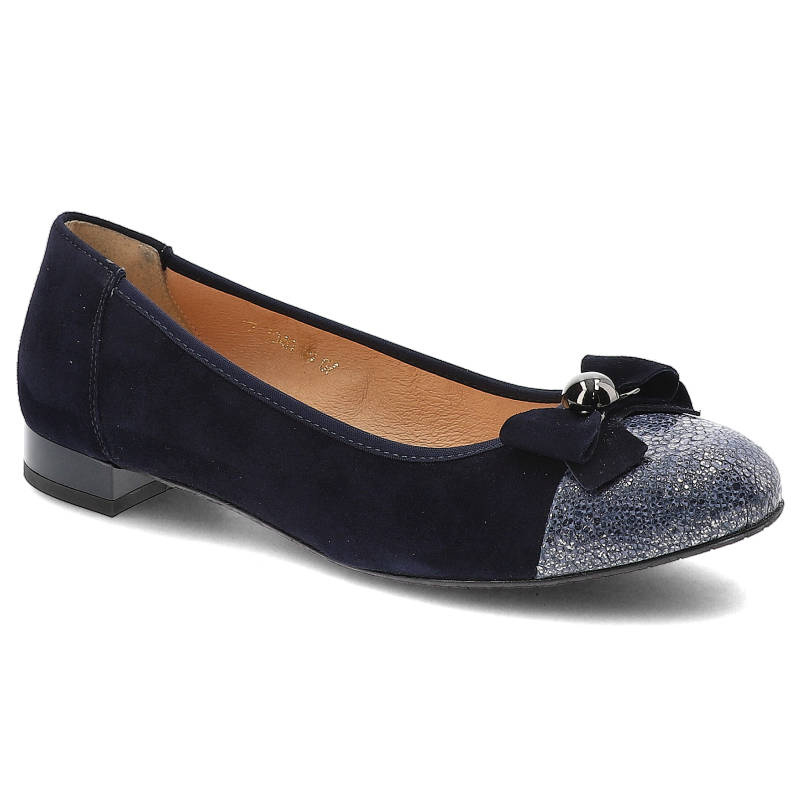 Półbuty damskie Gamis, matowa skóra naturalna z kokardą i ozdobnym noskiem, granatowe, 3040-W11