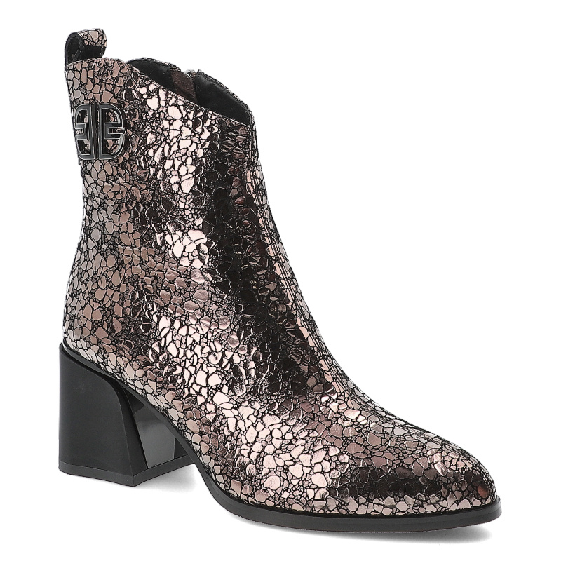 Botki damskie S. Barski, skórzane z wzorkami na klocku z noskiem w szpic za kostkę i na zamek, srebrne, CR52-719