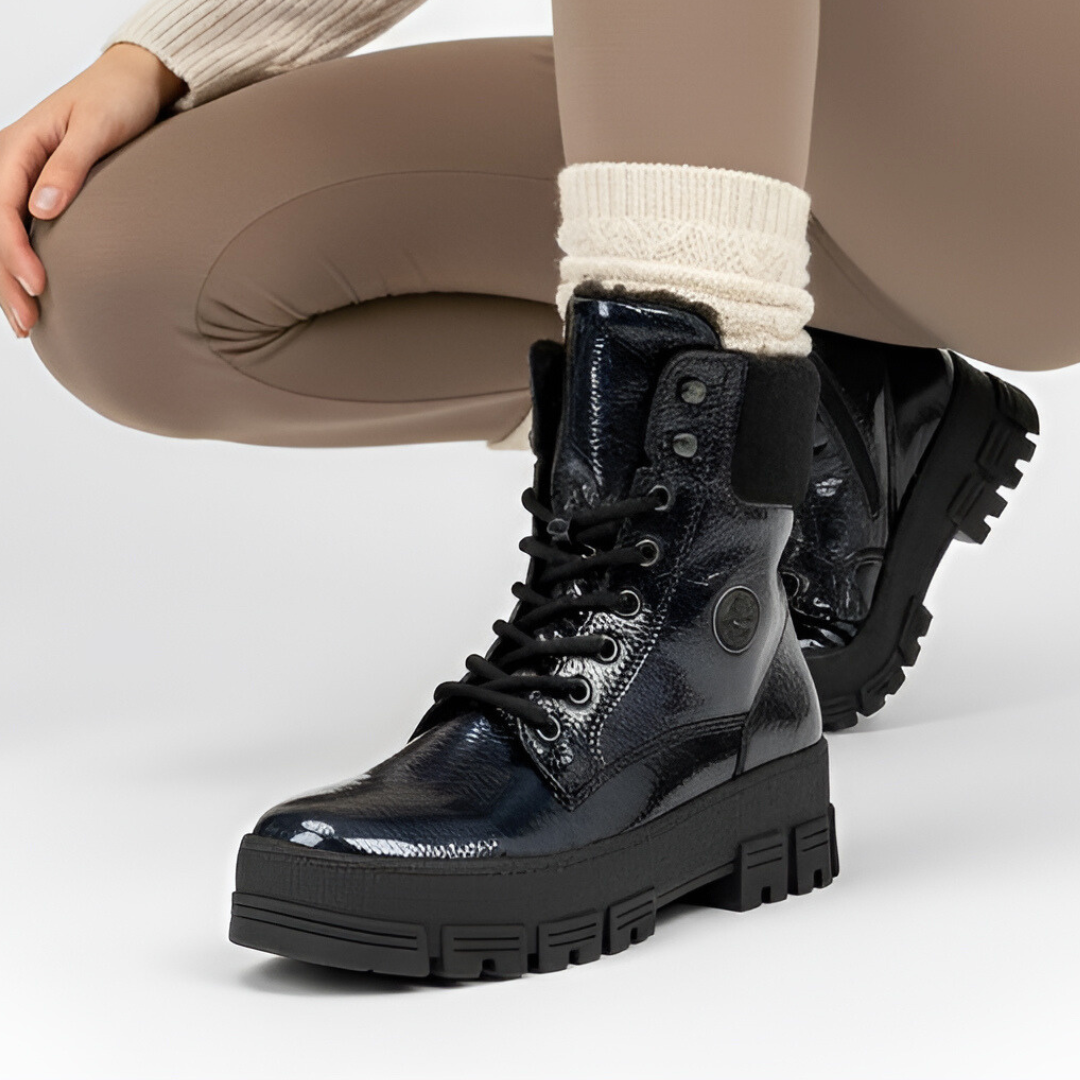 Botki damskie Rieker, na grubej platformie i ocieplane futerkiem, czarne, Y0220-14