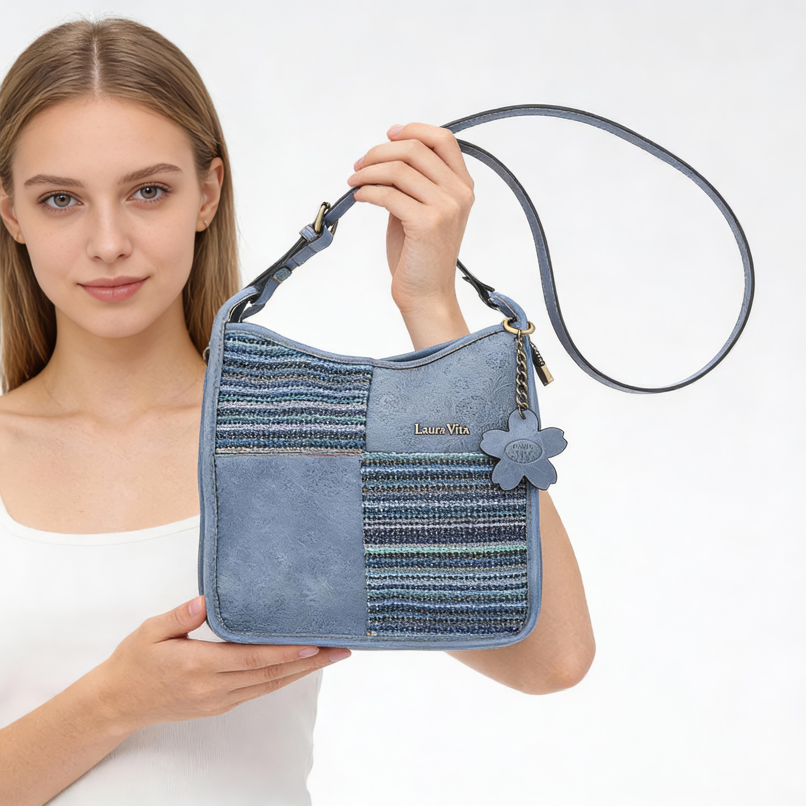 Torebka damska Laura Vita, z materiału syntetycznego z fakturowanym panelem regulowany pasek na ramię dekoracyjna zawieszka kompaktowa forma do codzi