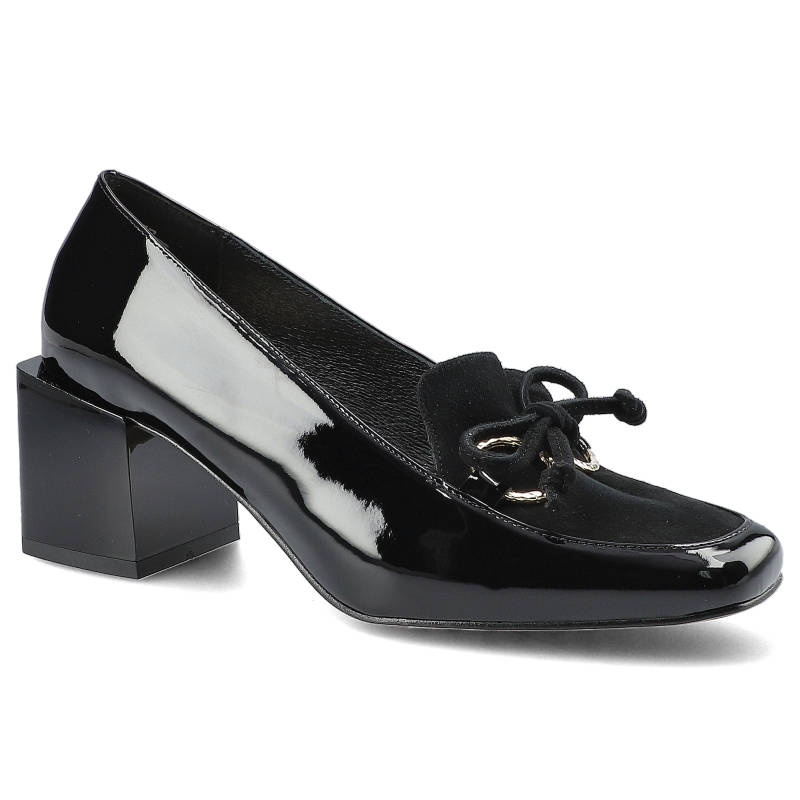 Półbuty damskie Karino, wsuwany fason typu loafers cholewka z lakierowanej skóry naturalnej z zamszowym elementem niski stabilny obcas typu klocek gł